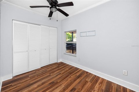 House in Saint Petersburg, Florida 3 bedrooms, 80.64 sq.m. № 2227796 - photo 26
