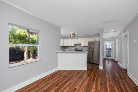 House in Saint Petersburg, Florida 3 bedrooms, 80.64 sq.m. № 2227796 - photo 15