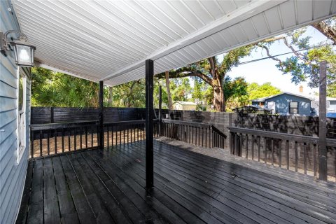 House in Saint Petersburg, Florida 3 bedrooms, 80.64 sq.m. № 2227796 - photo 29