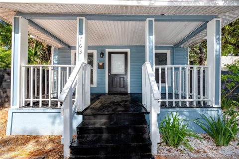 House in Saint Petersburg, Florida 3 bedrooms, 80.64 sq.m. № 2227796 - photo 8