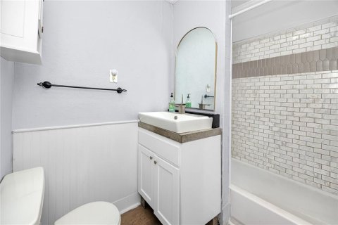 House in Saint Petersburg, Florida 3 bedrooms, 80.64 sq.m. № 2227796 - photo 6