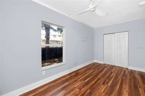 House in Saint Petersburg, Florida 3 bedrooms, 80.64 sq.m. № 2227796 - photo 21