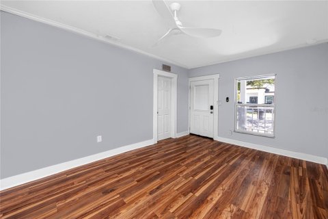House in Saint Petersburg, Florida 3 bedrooms, 80.64 sq.m. № 2227796 - photo 13
