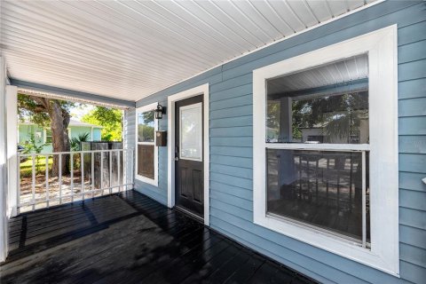 House in Saint Petersburg, Florida 3 bedrooms, 80.64 sq.m. № 2227796 - photo 10
