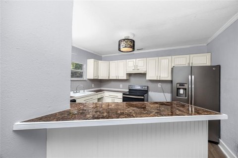 House in Saint Petersburg, Florida 3 bedrooms, 80.64 sq.m. № 2227796 - photo 16