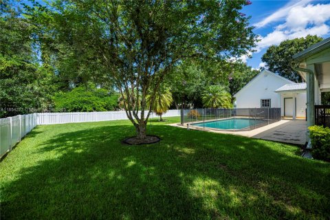 House in LaBelle, Florida 4 bedrooms, 283.26 sq.m. № 1872293 - photo 9