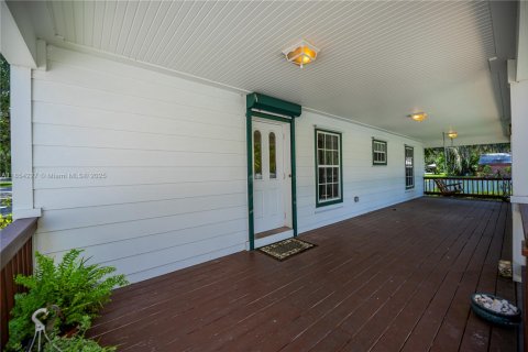 House in LaBelle, Florida 4 bedrooms, 283.26 sq.m. № 1872293 - photo 16