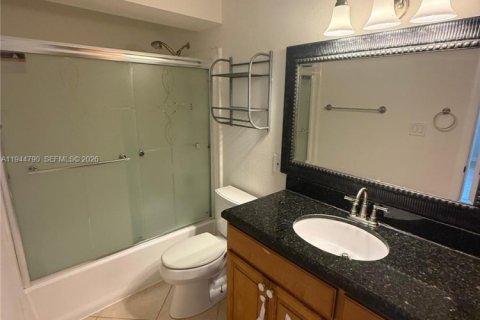 Condo in Miami, Florida, 1 bedroom  № 2001390 - photo 13