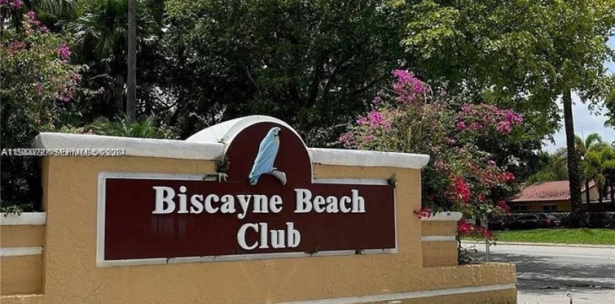 Condo in Miami, Florida, 1 bedroom  № 2001390