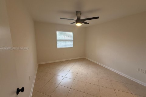 Condo in Miami, Florida, 1 bedroom  № 2001390 - photo 18