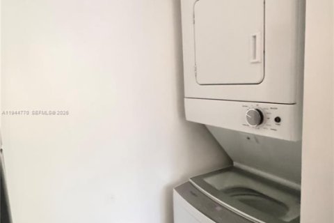 Condo in Homestead, Florida, 1 bedroom  № 2001381 - photo 10