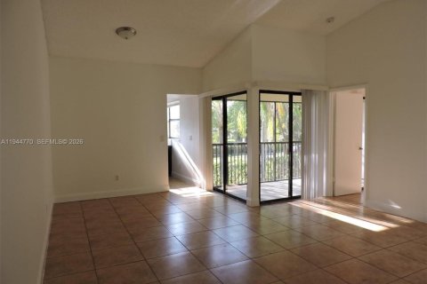 Condo in Homestead, Florida, 1 bedroom  № 2001381 - photo 3