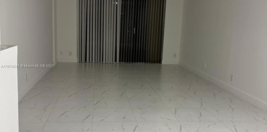 Condo à Aventura, Floride, 2 chambres  № 1969911