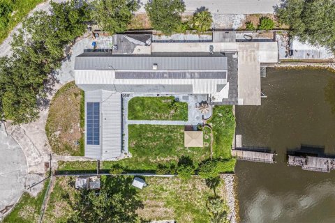 House in Gibsonton, Florida 5 bedrooms, 382.76 sq.m. № 1782189 - photo 3