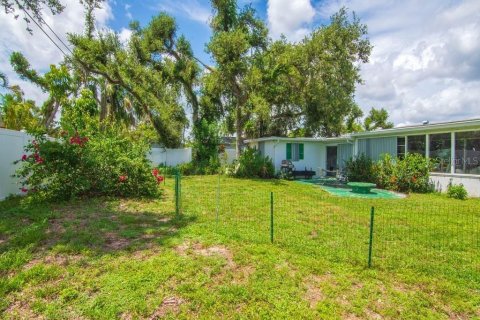 House in Vero Beach, Florida 2 bedrooms, 186.18 sq.m. № 1917003 - photo 4