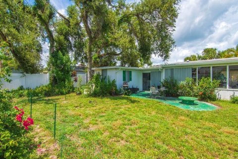 House in Vero Beach, Florida 2 bedrooms, 186.18 sq.m. № 1917003 - photo 5
