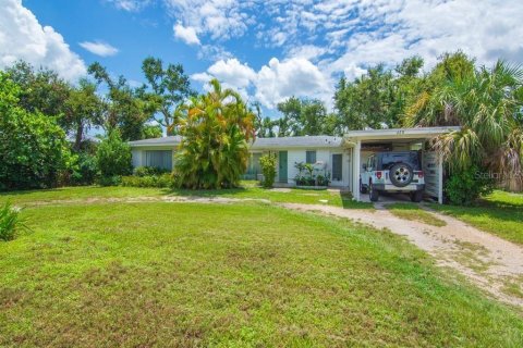 House in Vero Beach, Florida 2 bedrooms, 186.18 sq.m. № 1917003 - photo 1