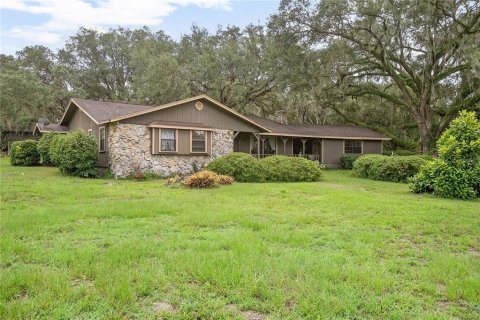 House in DeLand, Florida 3 bedrooms, 176.89 sq.m. № 1839813 - photo 1