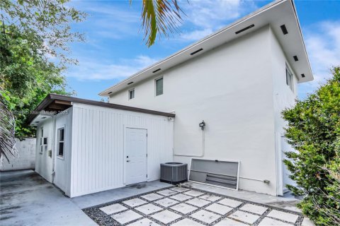 House in Miami, Florida 3 bedrooms, 138.61 sq.m. № 1761585 - photo 4