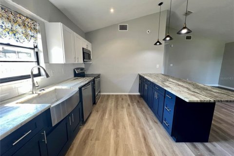 Villa ou maison à louer à Saint Petersburg, Floride: 3 chambres, 122.63 m2 № 1873824 - photo 5