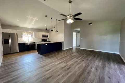 Villa ou maison à louer à Saint Petersburg, Floride: 3 chambres, 122.63 m2 № 1873824 - photo 3