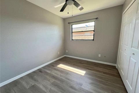 Villa ou maison à louer à Saint Petersburg, Floride: 3 chambres, 122.63 m2 № 1873824 - photo 9