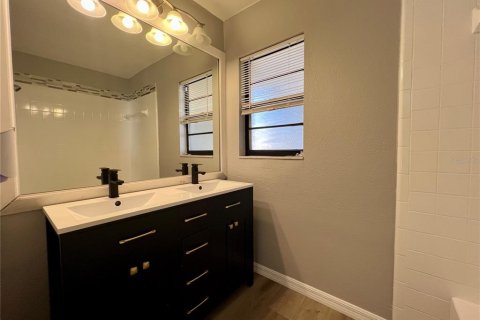 Villa ou maison à louer à Saint Petersburg, Floride: 3 chambres, 122.63 m2 № 1873824 - photo 20