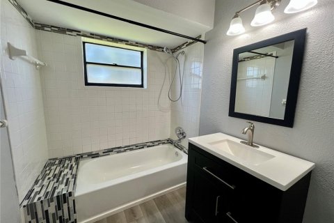 Villa ou maison à louer à Saint Petersburg, Floride: 3 chambres, 122.63 m2 № 1873824 - photo 16