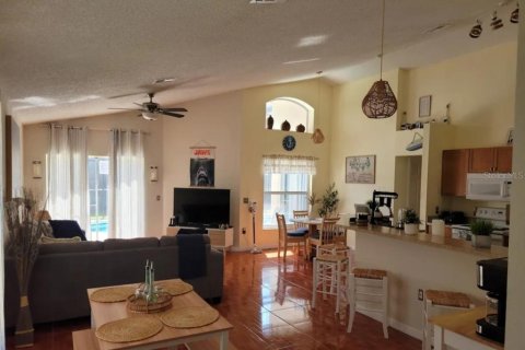 House in Kissimmee, Florida 4 bedrooms, 143.26 sq.m. № 1634692 - photo 2