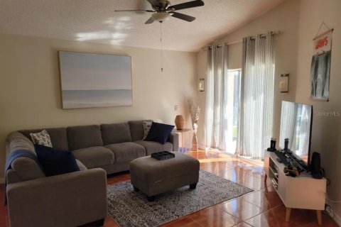 House in Kissimmee, Florida 4 bedrooms, 143.26 sq.m. № 1634692 - photo 3
