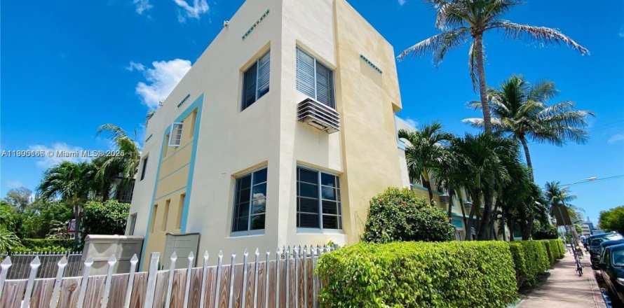 Studio à Condo à Miami Beach, Floride  № 1955401