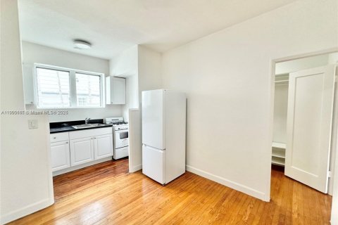 Copropriété à louer à Miami Beach, Floride: 39.95 m2 № 1955401 - photo 6