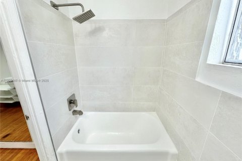 Copropriété à louer à Miami Beach, Floride: 39.95 m2 № 1955401 - photo 17