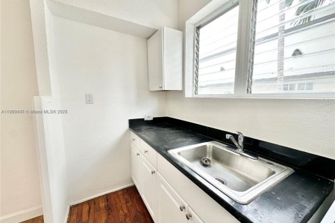 Copropriété à louer à Miami Beach, Floride: 39.95 m2 № 1955401 - photo 10