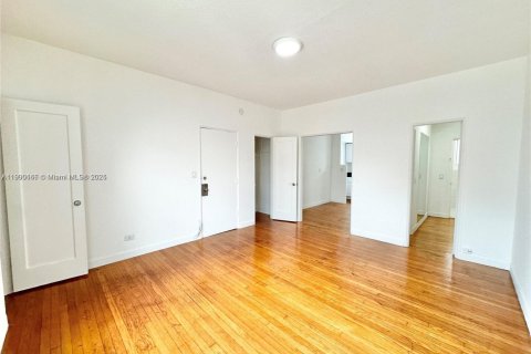 Copropriété à louer à Miami Beach, Floride: 39.95 m2 № 1955401 - photo 2