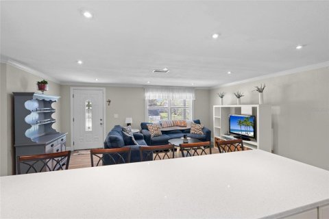 House in Holiday, Florida 4 bedrooms, 141.21 sq.m. № 1853613 - photo 10