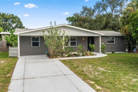 House in Holiday, Florida 4 bedrooms, 141.21 sq.m. № 1853613 - photo 5