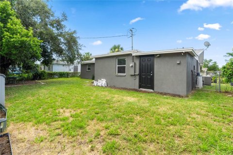 House in Holiday, Florida 4 bedrooms, 141.21 sq.m. № 1853613 - photo 25