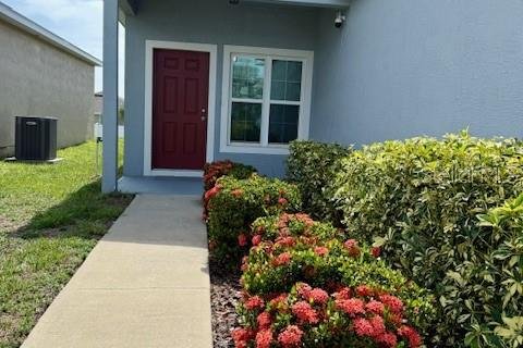 House in Winter Haven, Florida 3 bedrooms, 139.35 sq.m. № 1840014 - photo 4