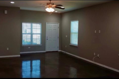 House in Winter Haven, Florida 3 bedrooms, 139.35 sq.m. № 1840014 - photo 9