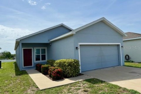 House in Winter Haven, Florida 3 bedrooms, 139.35 sq.m. № 1840014 - photo 1
