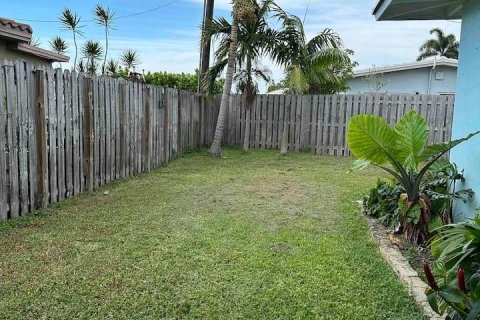 Villa ou maison à louer à Pompano Beach, Floride: 2 chambres, 104.05 m2 № 1059207 - photo 1
