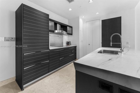 Condo in Miami, Florida, 2 bedrooms № 2082355 - photo 7