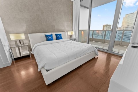Condo in Miami, Florida, 2 bedrooms № 2082355 - photo 17