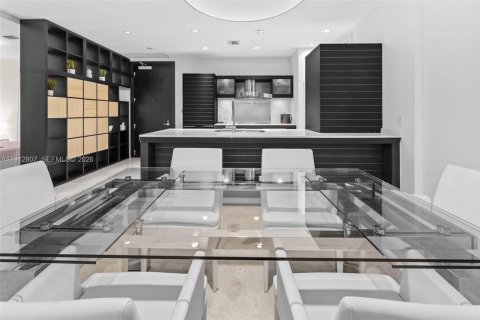Condo in Miami, Florida, 2 bedrooms № 2082355 - photo 9