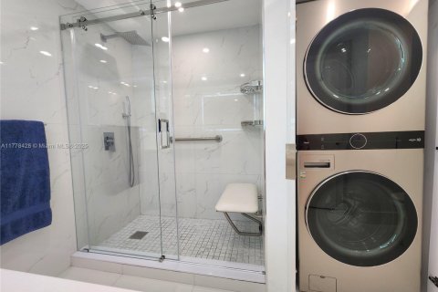 Condominio en alquiler en Hollywood, Florida, 2 dormitorios, 123.56 m2 № 1623414 - foto 24