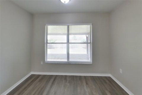 Villa ou maison à louer à Clermont, Floride: 3 chambres, 153.66 m2 № 2418949 - photo 4