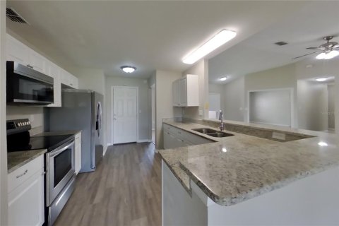 Villa ou maison à louer à Clermont, Floride: 3 chambres, 153.66 m2 № 2418949 - photo 5