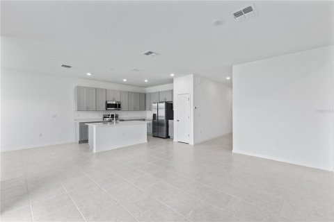 House in Haines City, Florida 3 bedrooms, 154.4 sq.m. № 2202733 - photo 7