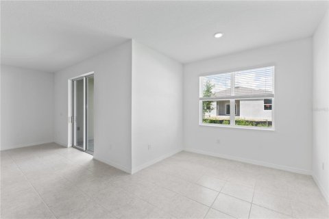 House in Haines City, Florida 3 bedrooms, 154.4 sq.m. № 2202733 - photo 9